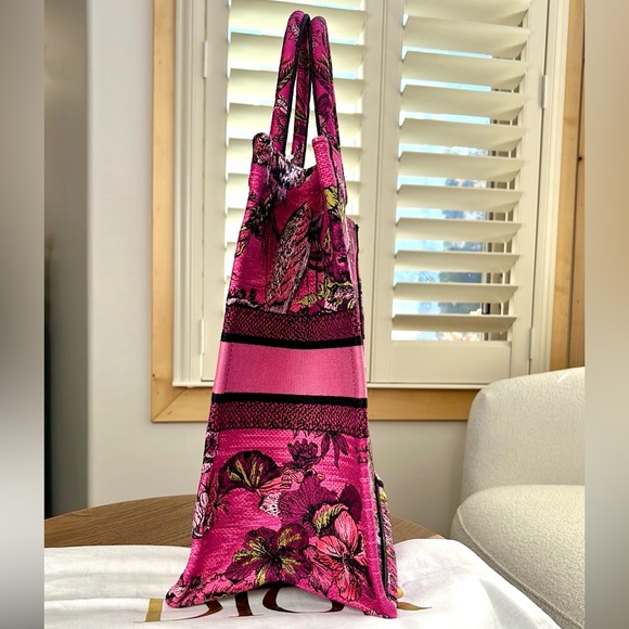 ⭐️RARE⭐️Christian Dior Large Book Tote Embroidered Fuschia Ltd. Edition FULL SET - Picture 6 of 17
